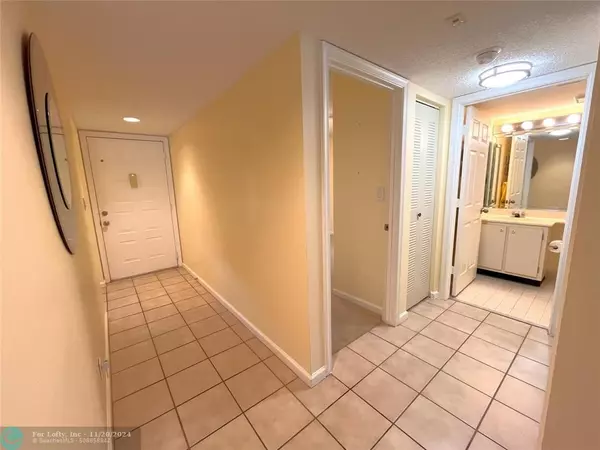 Fort Lauderdale, FL 33321,7334 N Devon Dr  #108