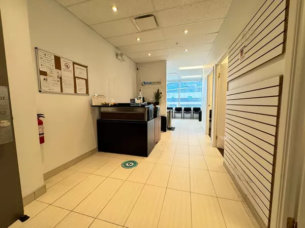 Markham, ON L3T 0C4,7191 Yonge ST #307