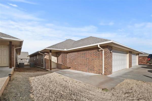 1605 E Lawter Road, Weatherford, OK 73096