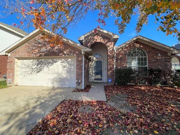 11009 Fawn Valley Drive, Fort Worth, TX 76140