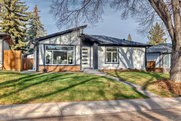 Calgary, AB T2J 0X3,38 Armstrong CRES SE