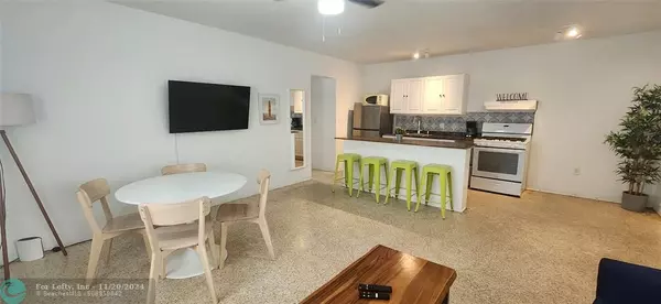 Miami Beach, FL 33141,7725 Harding Ave  #4