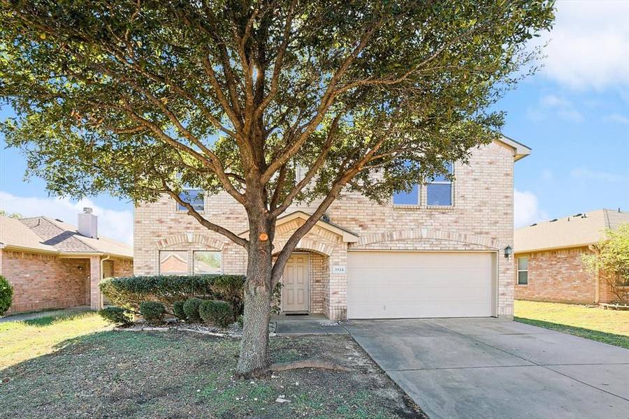 3924 Estrella Court, Fort Worth, TX 76106