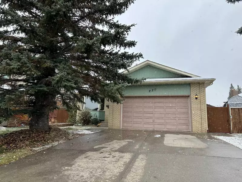 220 Edforth PL Northwest, Calgary, AB T3A 3V9