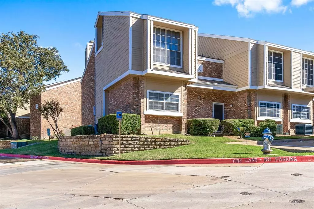 Carrollton, TX 75006,3550 Country Square Drive #303