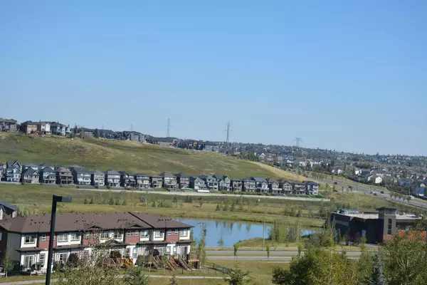 Calgary, AB T3R 0W8,20 Sage Hill TER NW #314