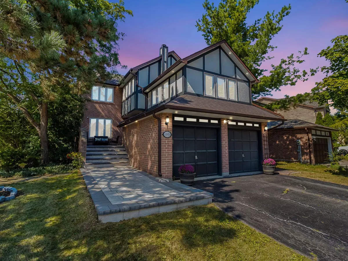 Oakville, ON L6H 5A5,195 Romain CRES