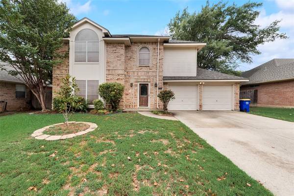 6829 Bernadine Drive, Watauga, TX 76148