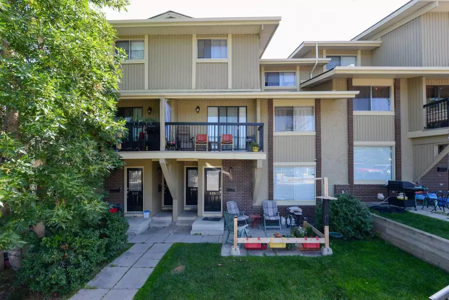 2200 Woodview DR Southwest #605, Calgary, AB T2W 3N6