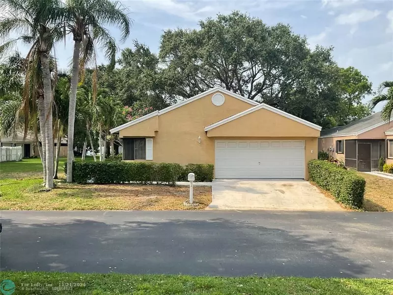 1 W Chesterfield Dr, Boynton Beach, FL 33426