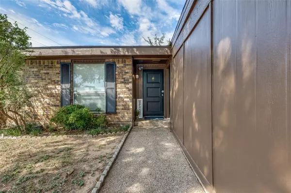 6101 Springleaf Circle, Fort Worth, TX 76133