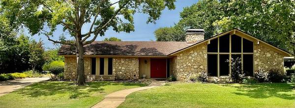 3716 Wosley Drive, Fort Worth, TX 76133