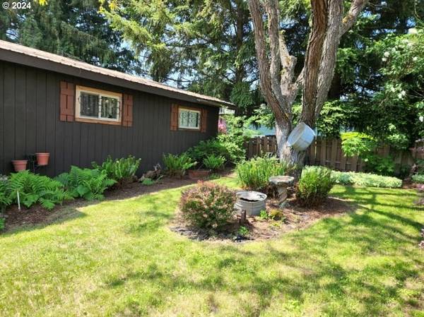 443 NE CHERRY ST, White Salmon, WA 98672