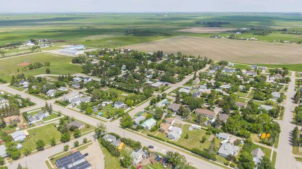 Gleichen, AB T0J 1N0,218 9 AVE