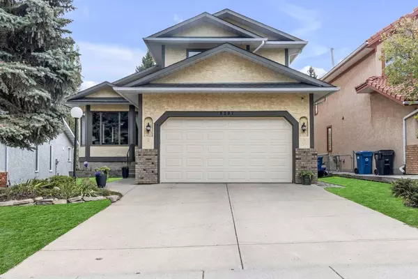 9297 Santana CRES Northwest, Calgary, AB T3K3P3