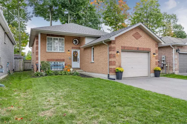 47 Monique CRES, Barrie, ON L4M 6Y3