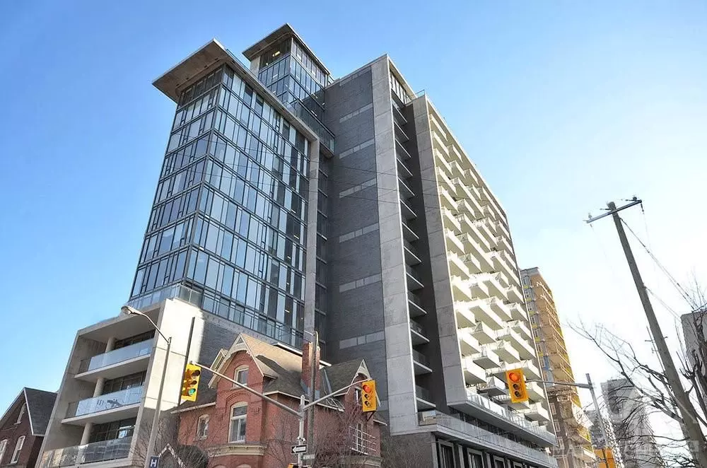 Ottawa Centre, ON K1R 0C1,224 LYON ST #604