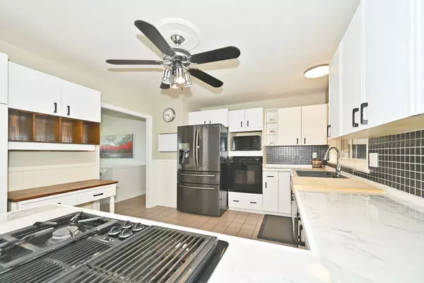 Innisfil, ON L9S 1J2,213 Sunset CRES