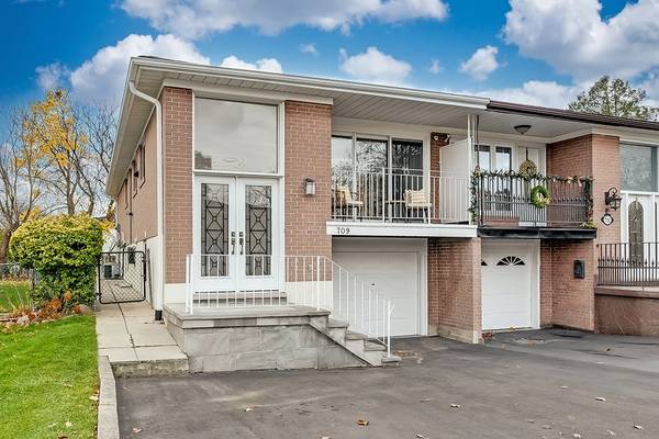 709 Abana RD, Mississauga, ON L5A 1H6