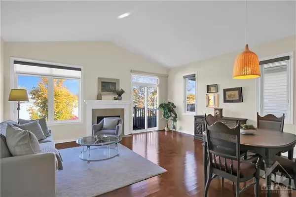 Manotick - Kars - Rideau Twp And Area, ON K4M 1L1,37 VILLAGE WALK