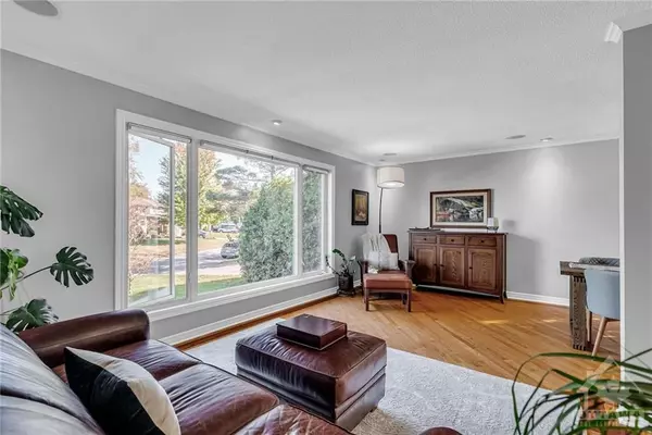 Stittsville - Munster - Richmond, ON K0A 1B0,22 STROUGHTON CRES