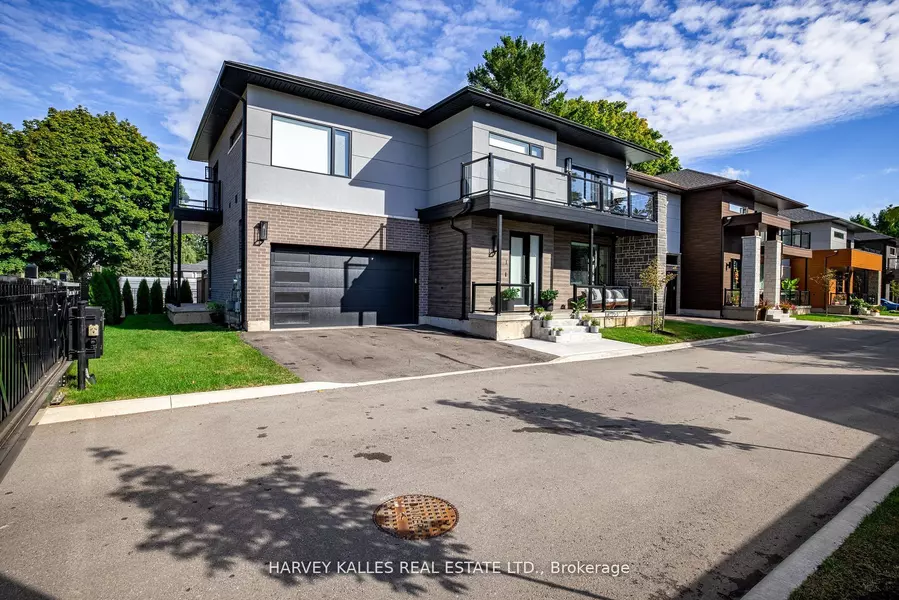 121 Fiddlers Green RD #1, Hamilton, ON L9G 1W4