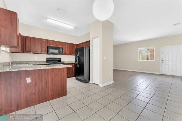 Homestead, FL 33033,2589 NE 4th St  #202