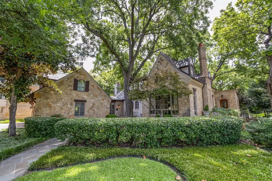 2337 Colonial Parkway, Fort Worth, TX 76109