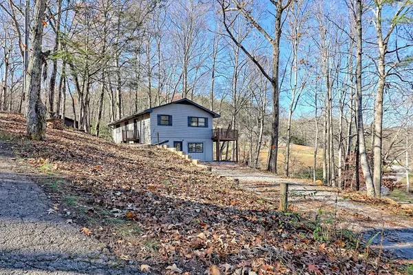 372 Peckerwood Rd, Hayesville, NC 28904