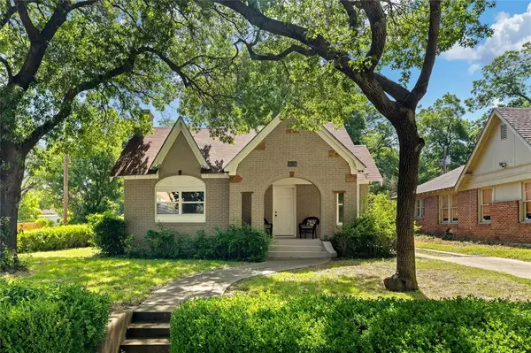 1302 Hollywood Avenue, Dallas, TX 75208