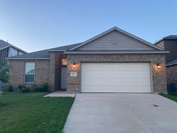 324 Marble Creek Drive, Fort Worth, TX 76131