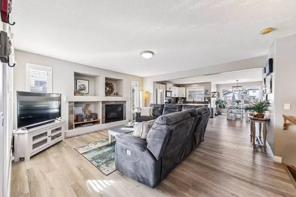 Calgary, AB T2Z 4Y4,246 Prestwick Close SE