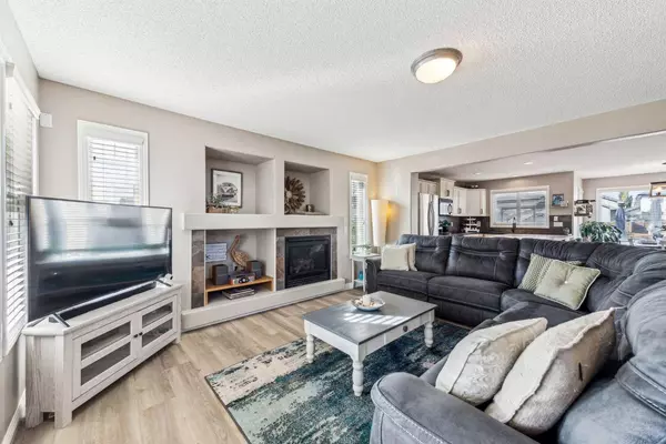 Calgary, AB T2Z 4Y4,246 Prestwick Close SE