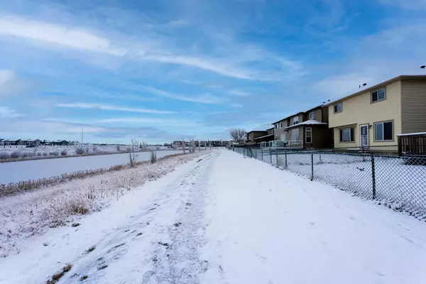 Calgary, AB T3J 5B6,110 Saddlecrest Close NE