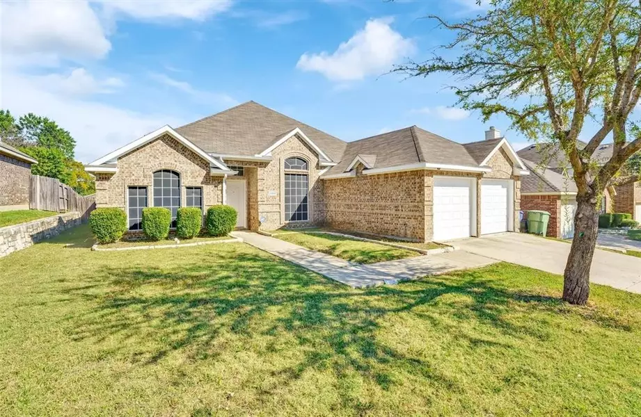 2333 lake hollow Circle, Garland, TX 75040