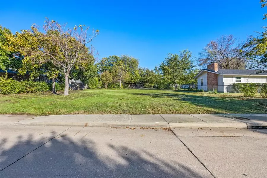 212 W Park Street, Little Elm, TX 75068