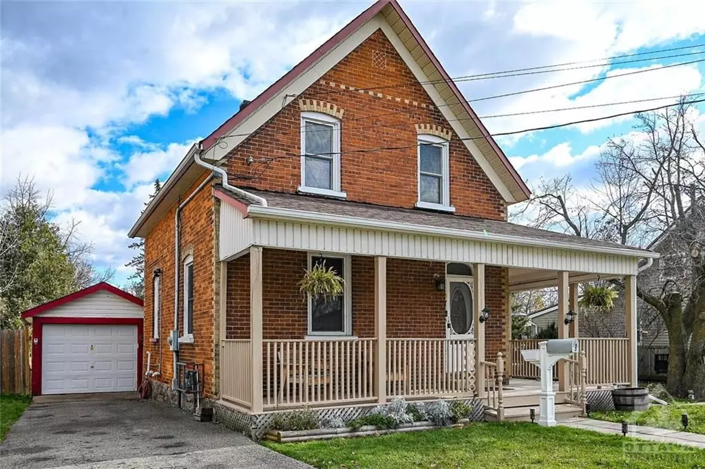 Lanark, ON K7A 4P1,7 LAVINIA ST