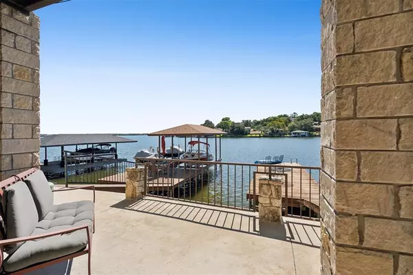 5126 La Vista Court, Granbury, TX 76049