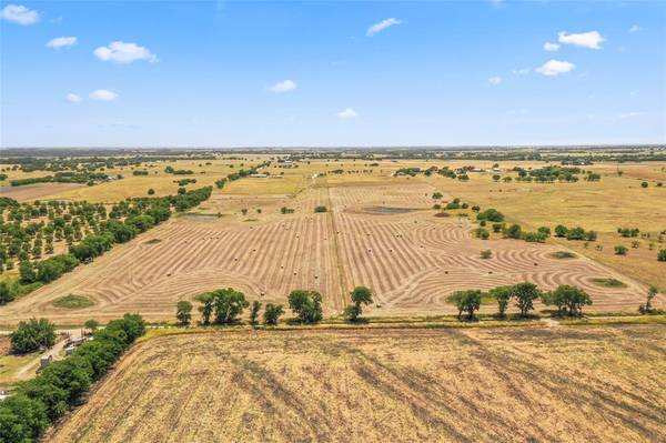 1425 County Road 207, Valley View, TX 76272