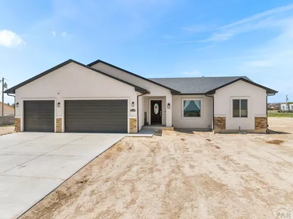 1375 N Moonbeam Dr, Pueblo West, CO 81007