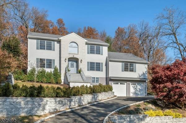 17 Skyline Dr, West Orange Twp., NJ 07052