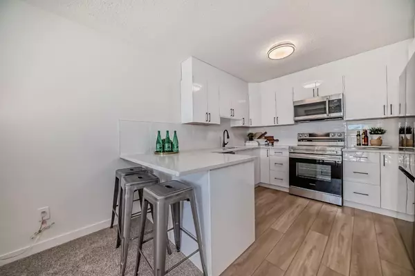 3015 51 ST Southwest #138, Calgary, AB T3E 6N5