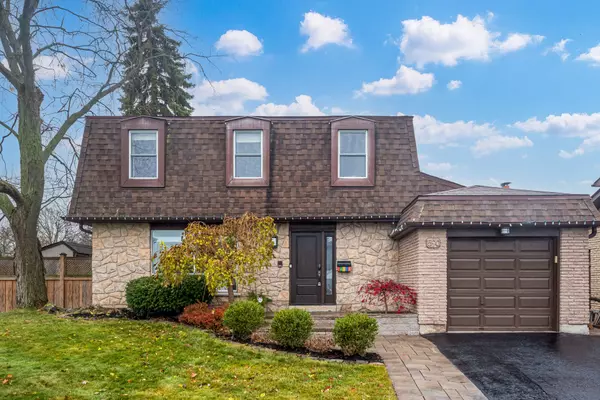 590 Stonebridge LN, Pickering, ON L1W 3B3