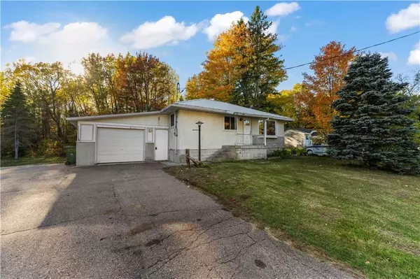 Renfrew, ON K8H 2J1,19 LABINE CRES