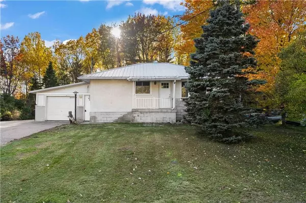 Renfrew, ON K8H 2J1,19 LABINE CRES