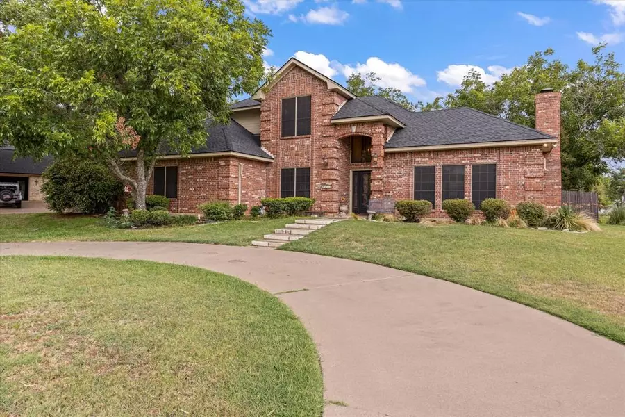 9127 Hanging Moss Drive, Granbury, TX 76049