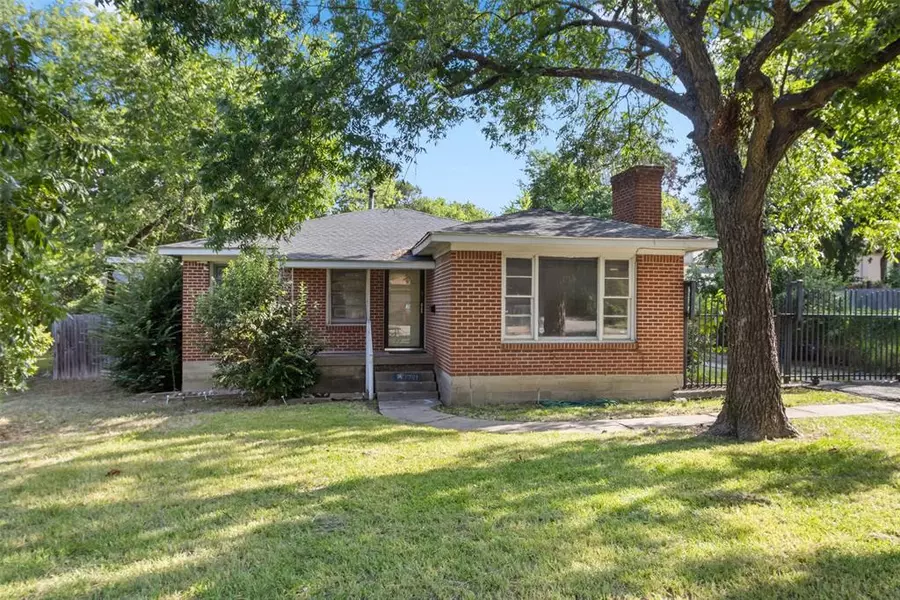 1721 Essex Avenue, Dallas, TX 75203