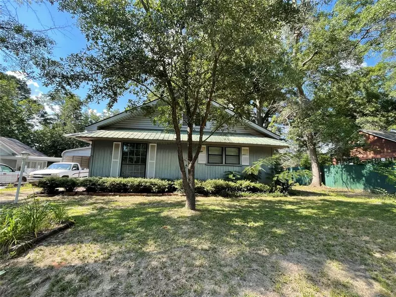 222 E California, Vivian, LA 71082