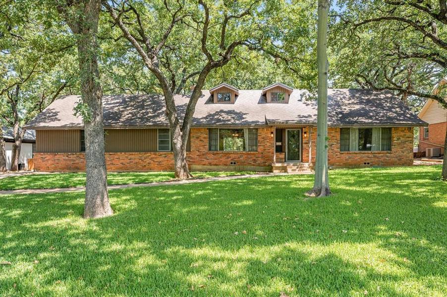 1717 Tierney Road, Fort Worth, TX 76112