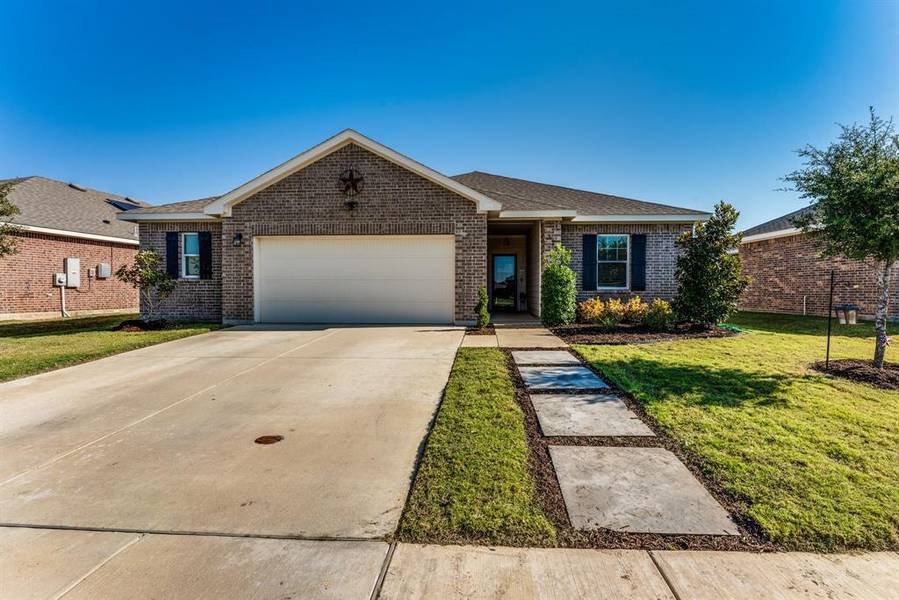 321 Frio River Road, Glenn Heights, TX 75154